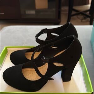 J.Renee Black Heels with Chunky Block Heel and Criss-Cross Straps